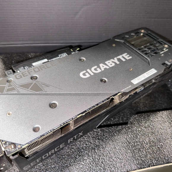 GIGABYTE RTX 3060Ti GPU , Graphics Card - Picture 6 of 7